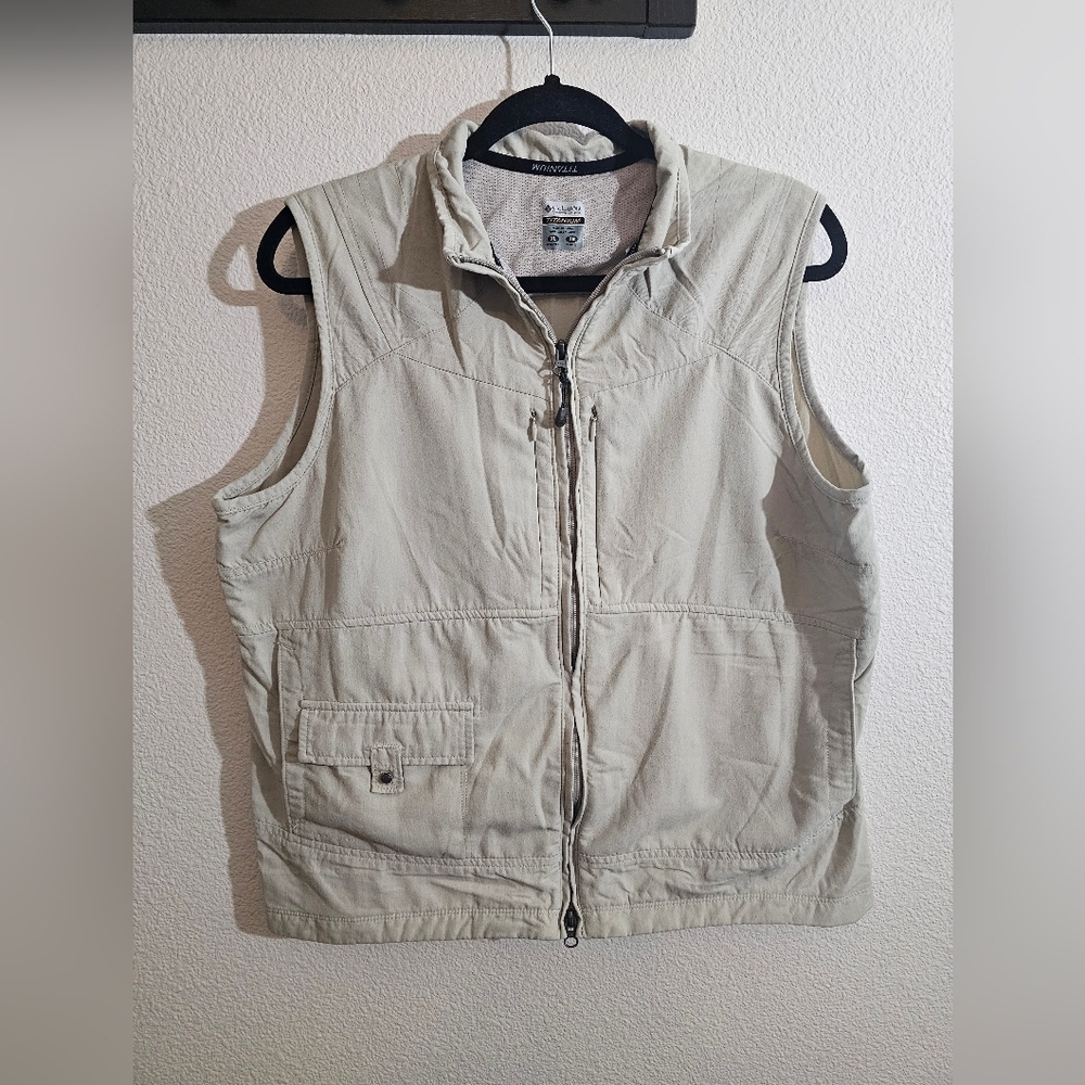 Columbia Titanium Beige Vest XL